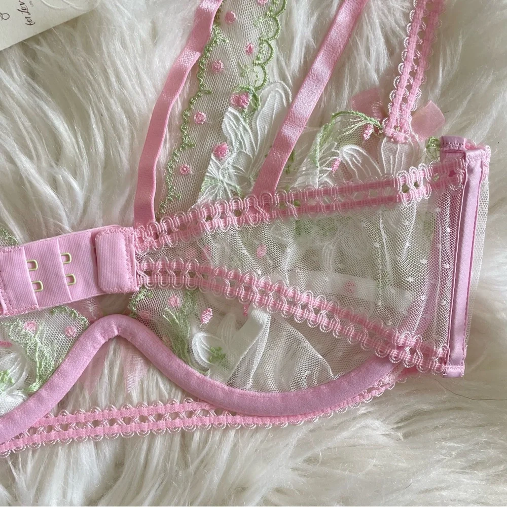 Victoria’s Secret For Love & Lemons Waterlilies Underwire Bra Small NWT